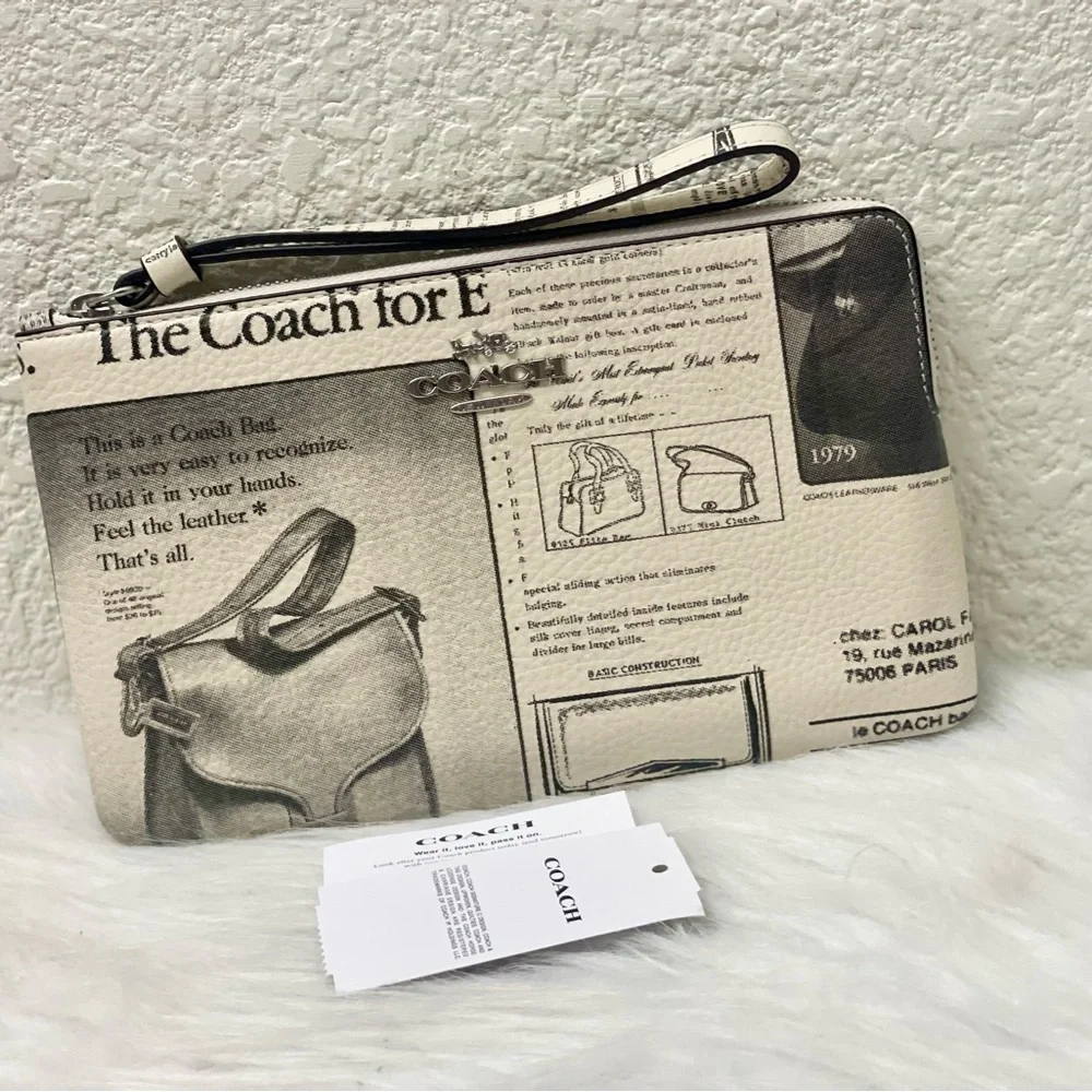 NWT Coach Large Corner Zip Wristlet With Newspaper Print CDE80 in Chalk Multi - Picture 2 of 8